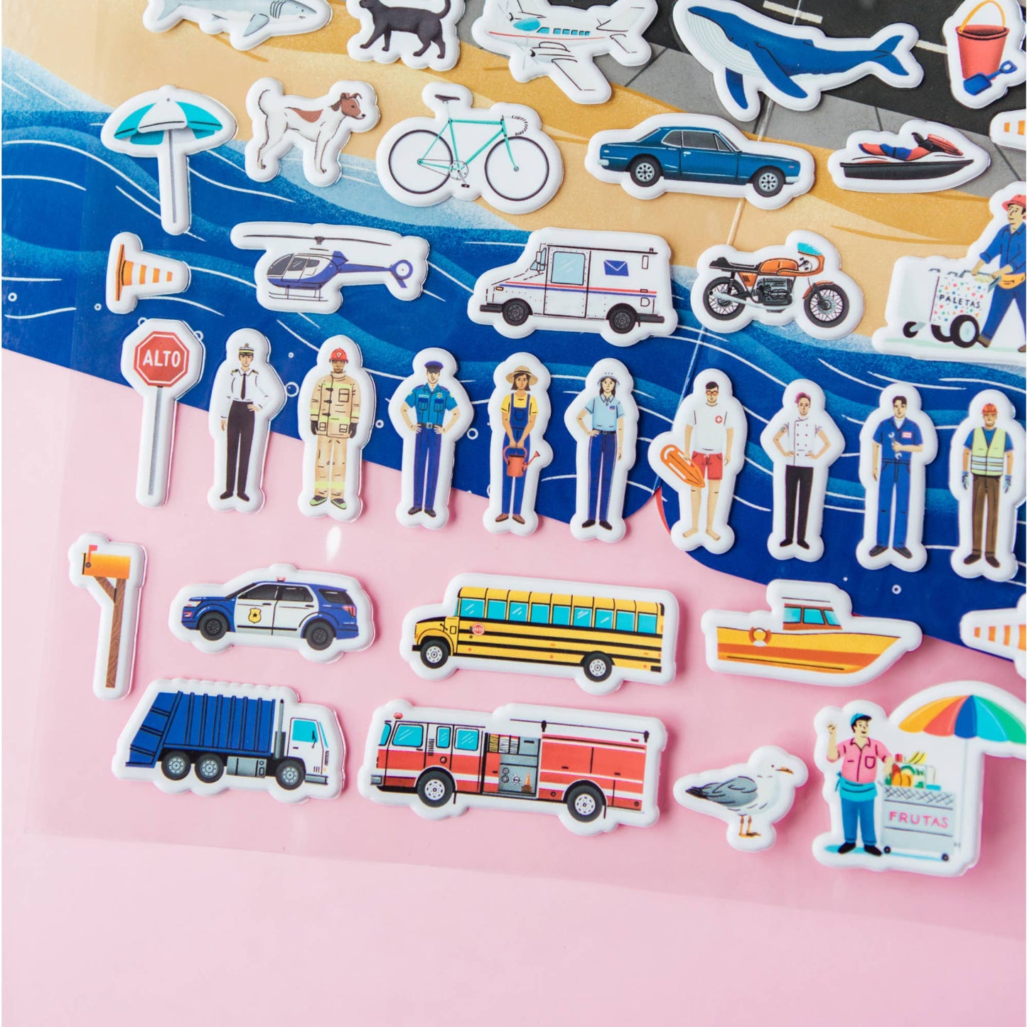 Blue Star Press - Sí Sabo Town: A Bilingual Reusable Sticker Play Set