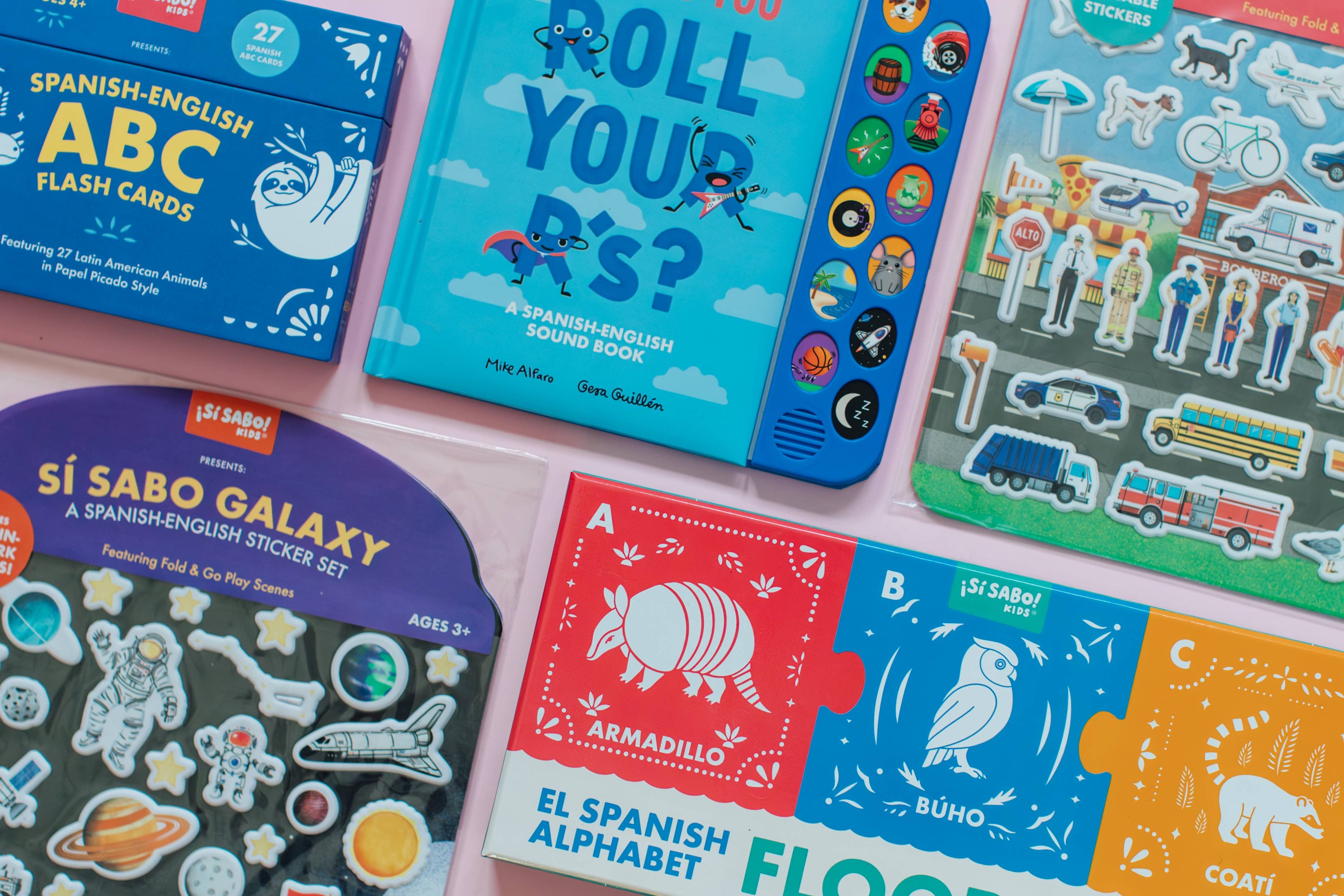 Blue Star Press - Sí Sabo Town: A Bilingual Reusable Sticker Play Set