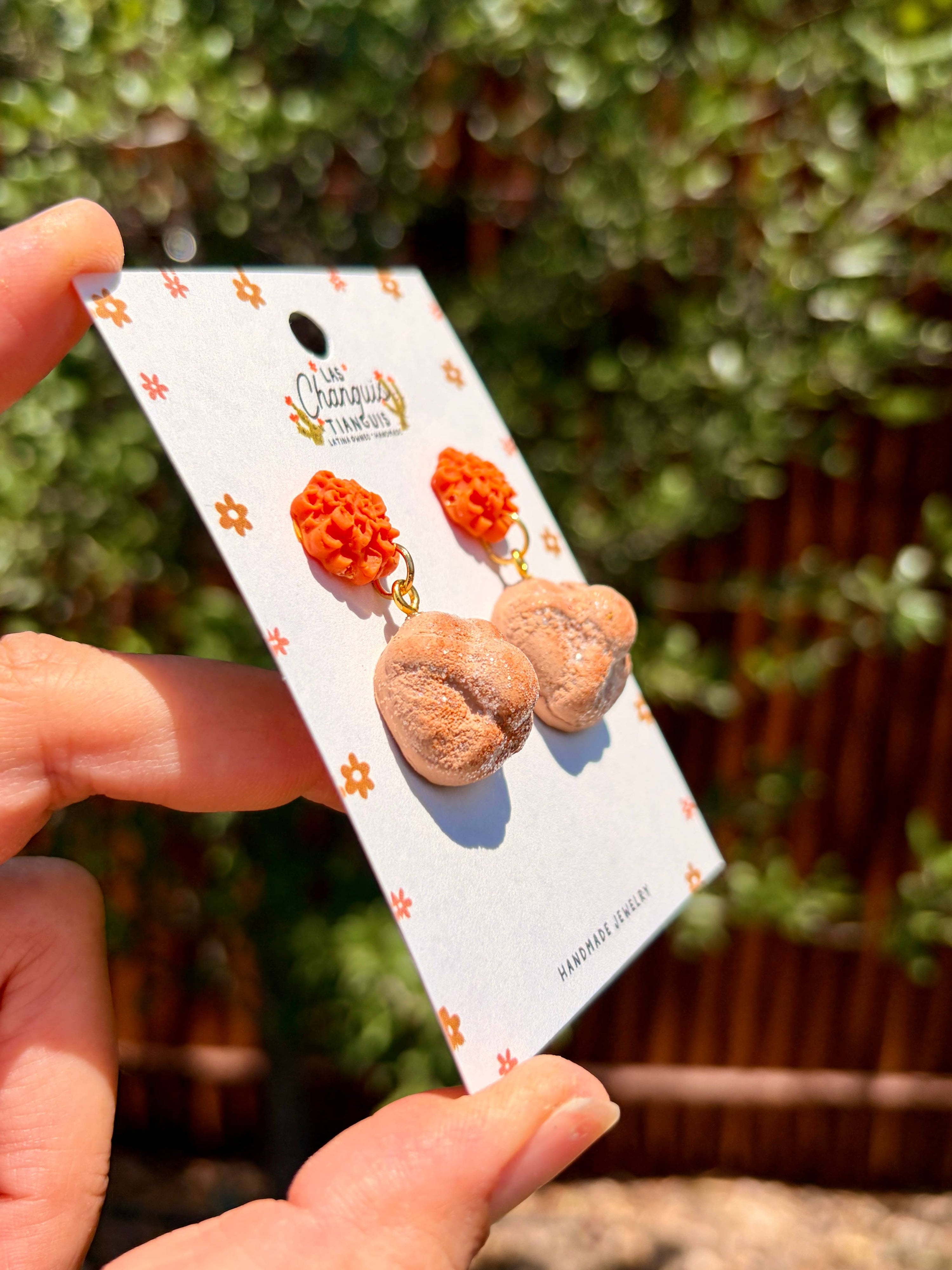 Las Changuis Tianguis - Cempasuchil & Pan de Muerto Día de Muertos Dangle Earrings