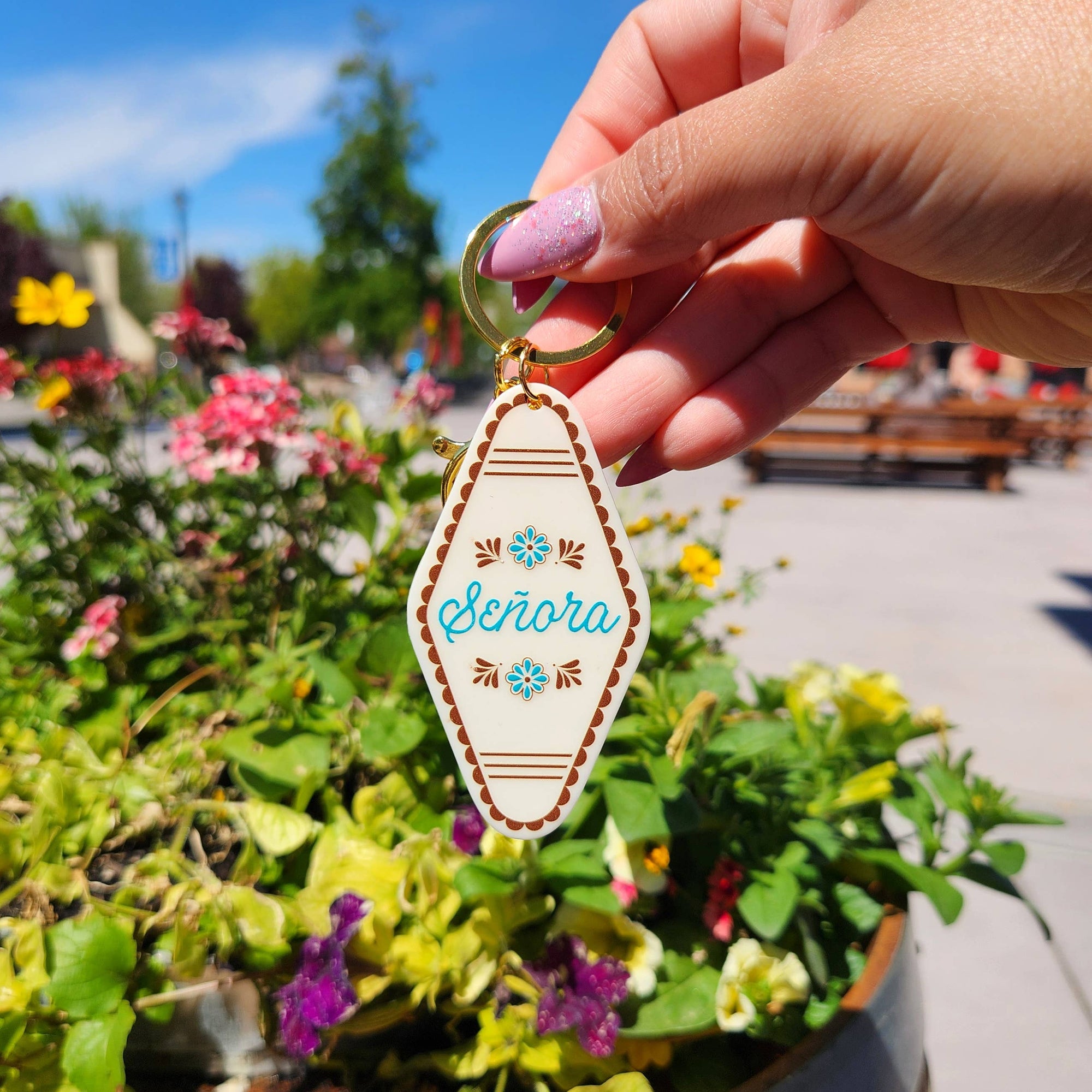 Erica Alfaro Designs - Señora Cream Acrylic Motel Keychain