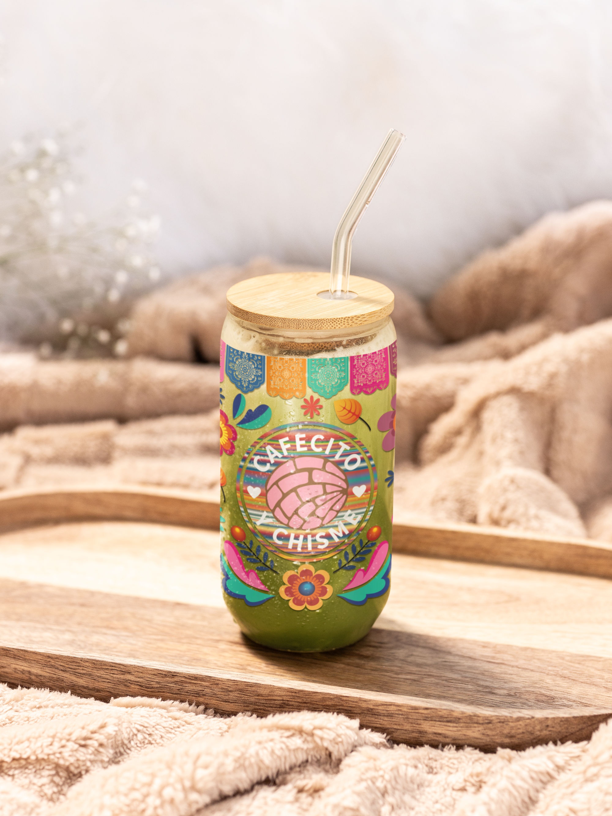 Las Changuis Tianguis - Cafecito y Chisme 16 oz Glass Can with Bamboo Lid & Glass Straw