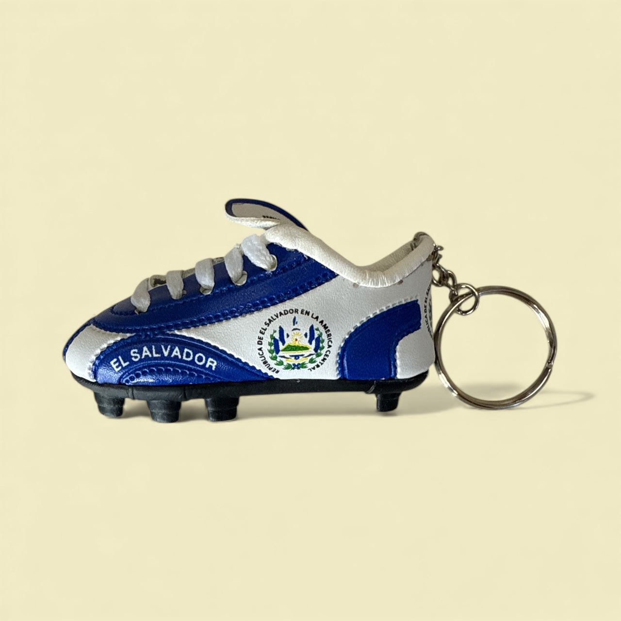 Futbol Cleat Keychain - El Salvador
