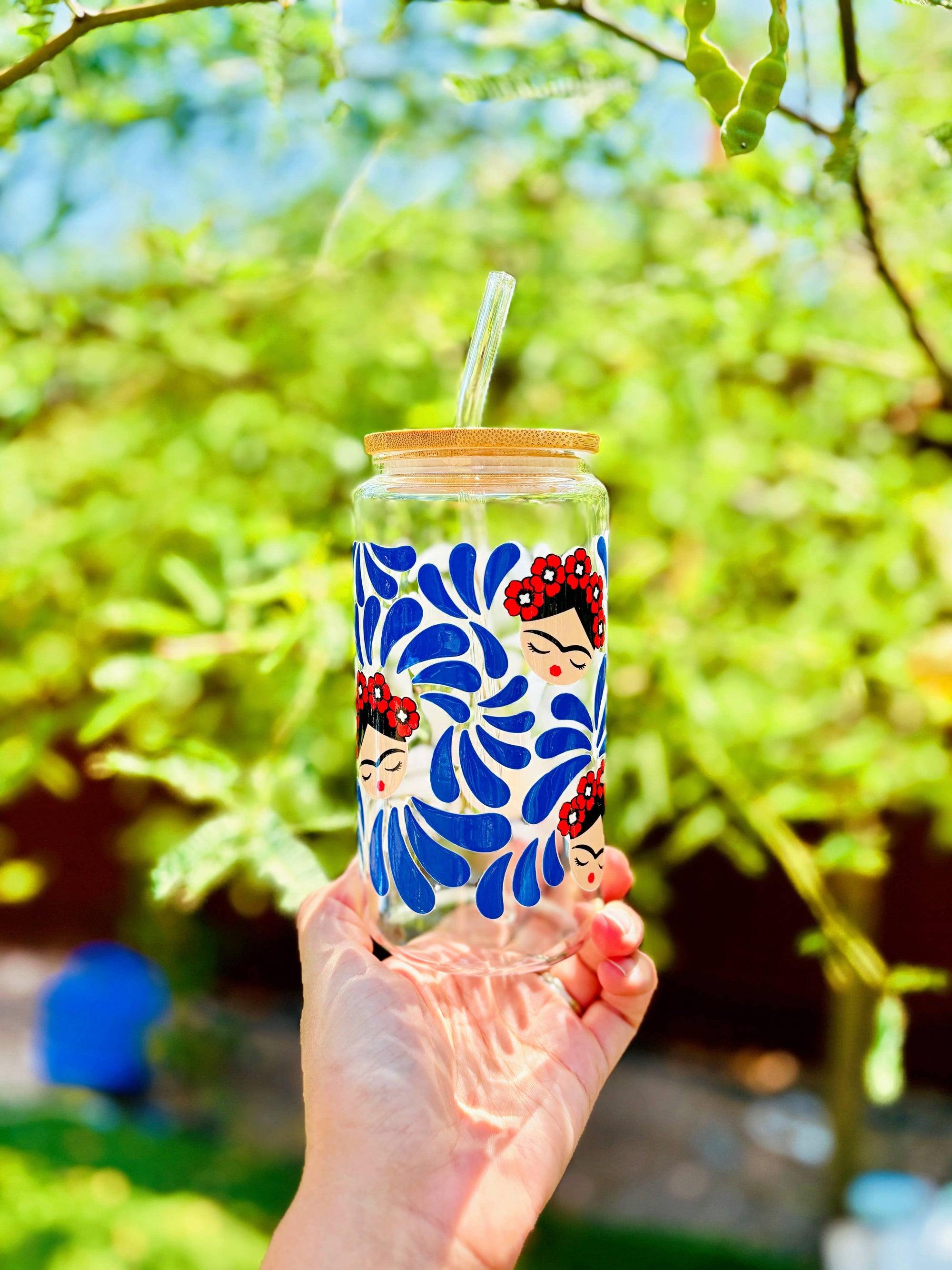 Las Changuis Tianguis - Frida-Inspired Glass Cup – Talavera Blue | 16oz Libbey Can Glass with Bamboo Lid & Glass Straw