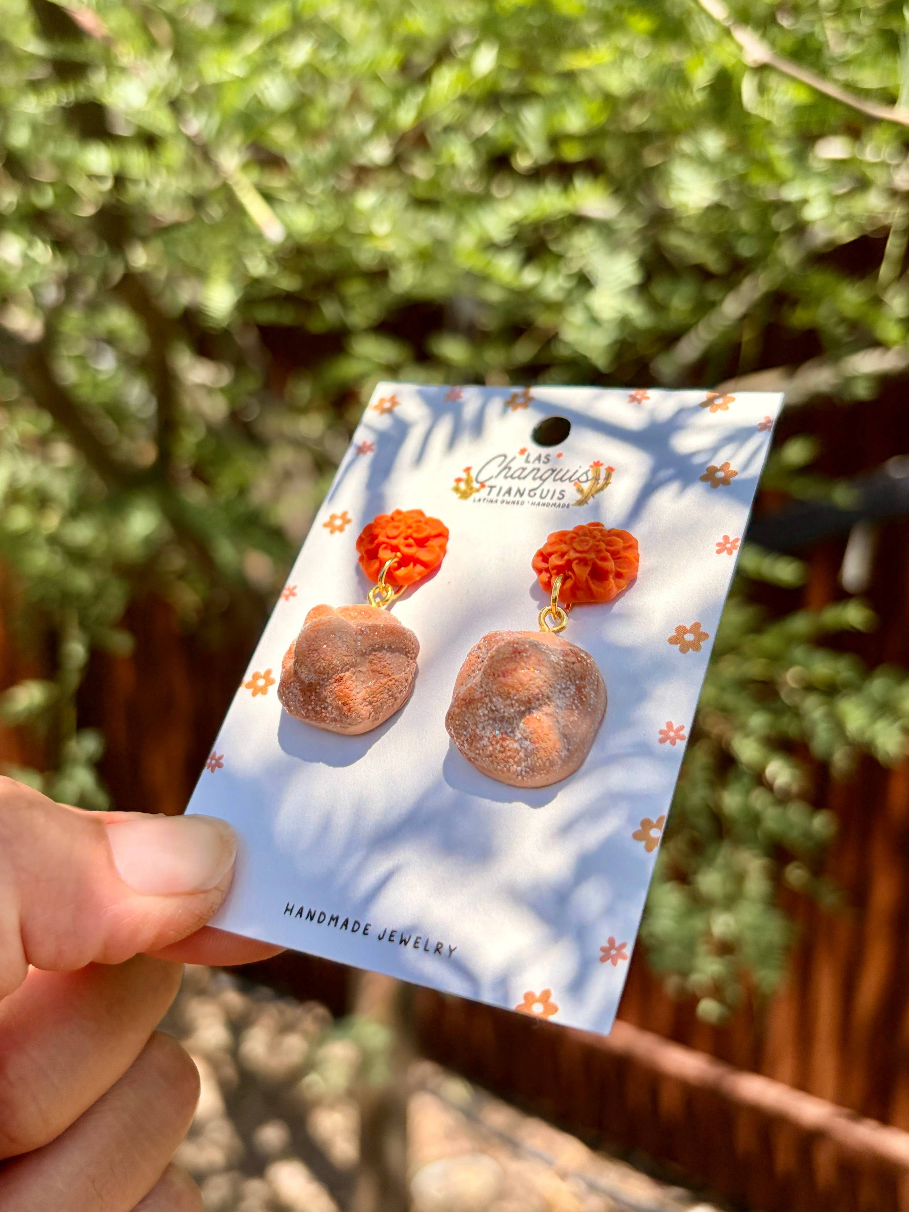 Las Changuis Tianguis - Cempasuchil & Pan de Muerto Día de Muertos Dangle Earrings