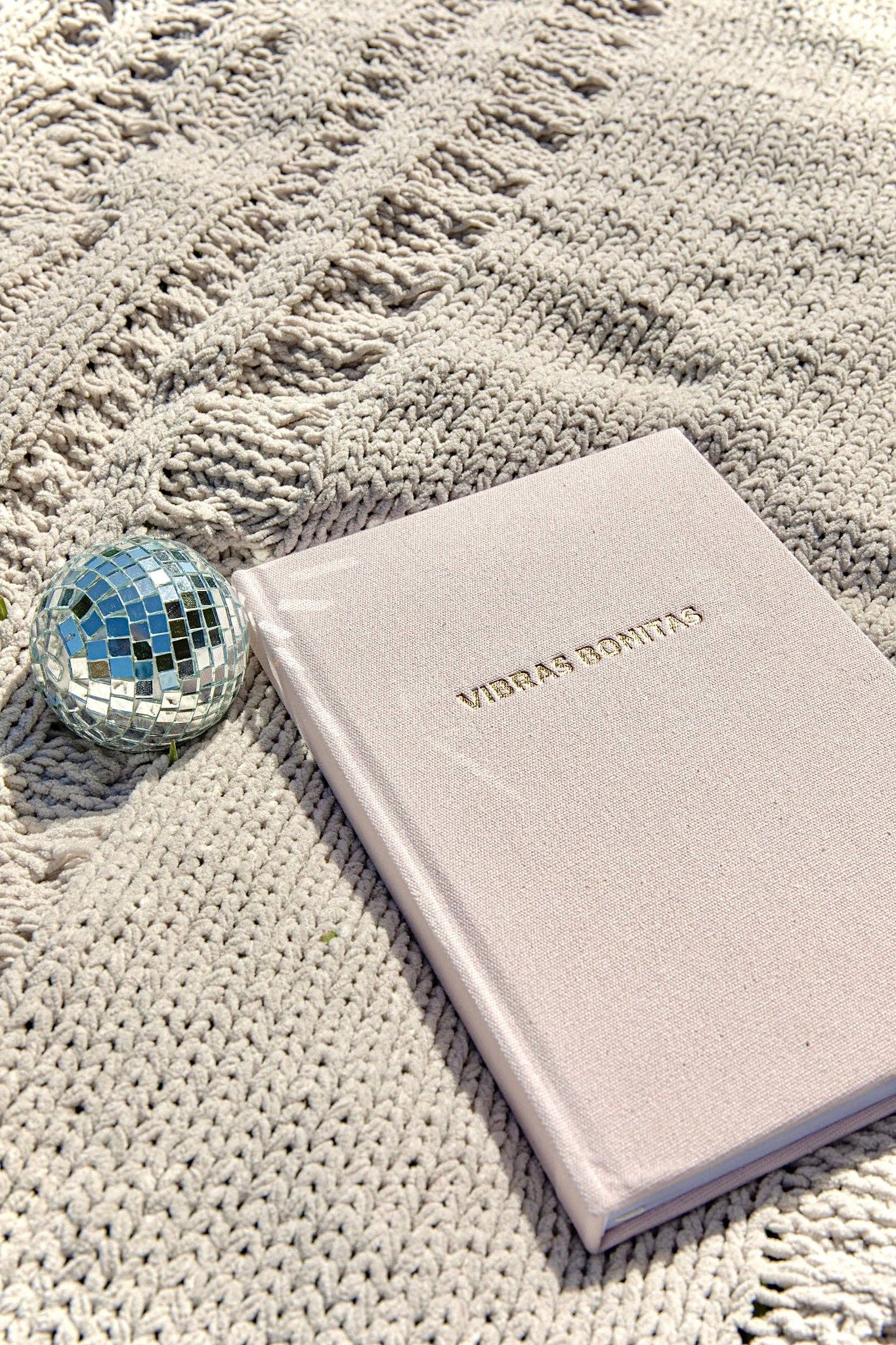 Jen Zeano Designs - Vibras Bonitas Bullet Journal