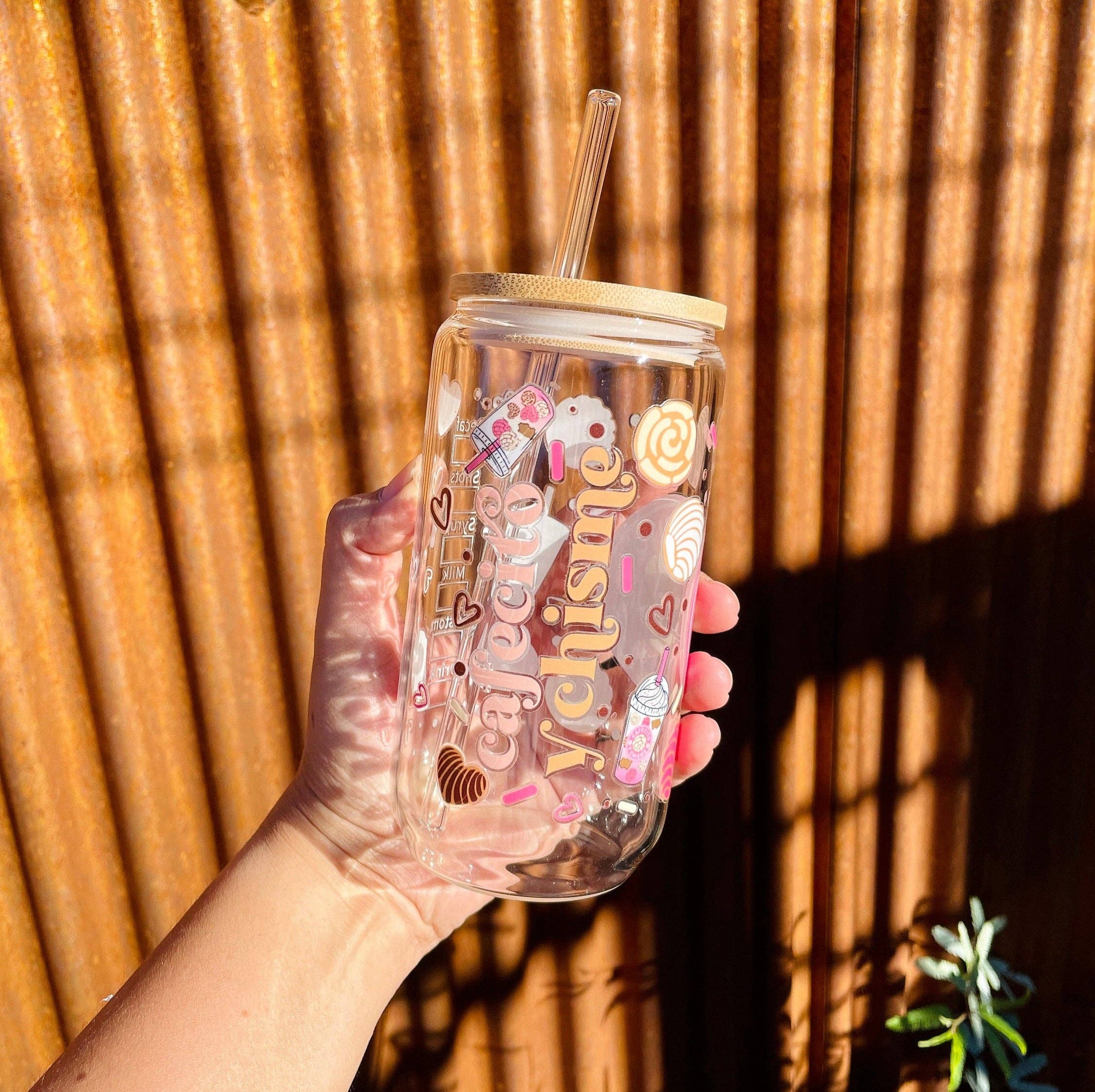 Las Changuis Tianguis - Cafecito y Chisme 16oz Conchita Cup: Light Pink