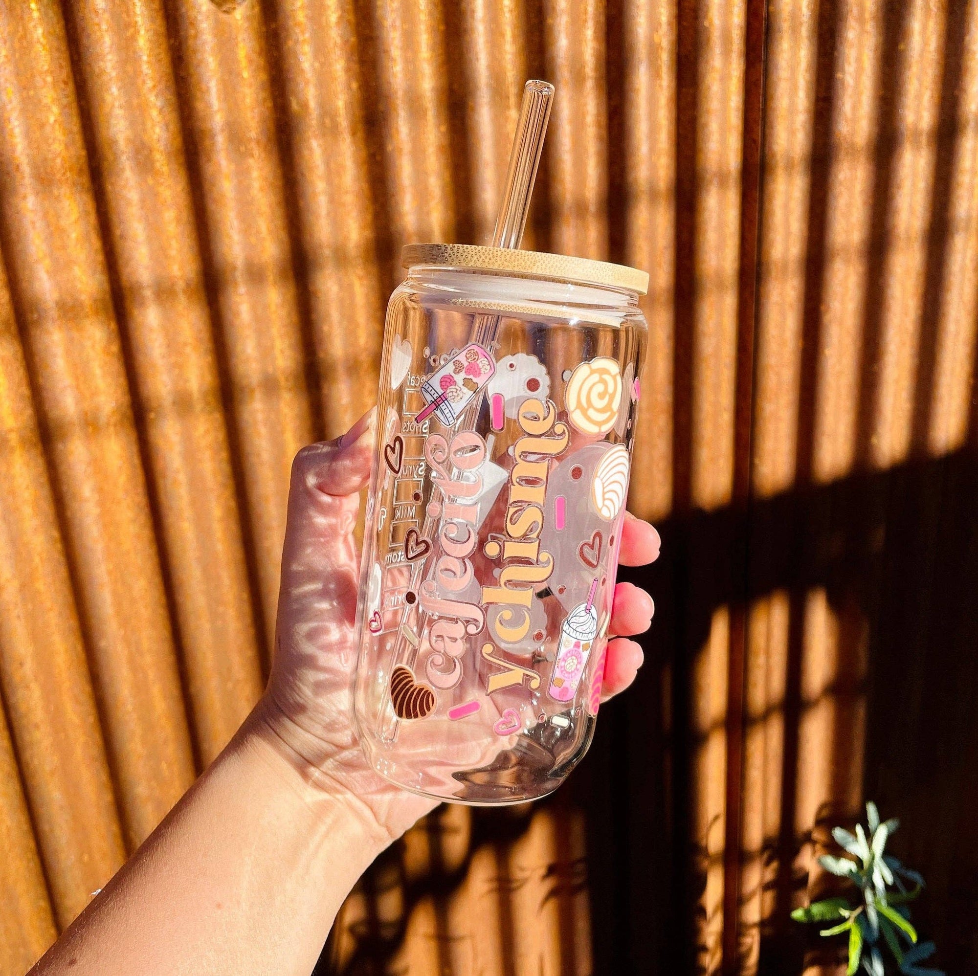 Las Changuis Tianguis - Cafecito y Chisme 16oz Conchita Cup: Pink